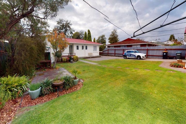 Photo of property in 6 Raglan Avenue, Cloverlea, Palmerston North, 4412