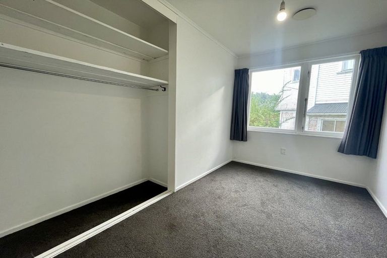 Photo of property in 24 Saint Michaels Crescent, Kelburn, Wellington, 6012