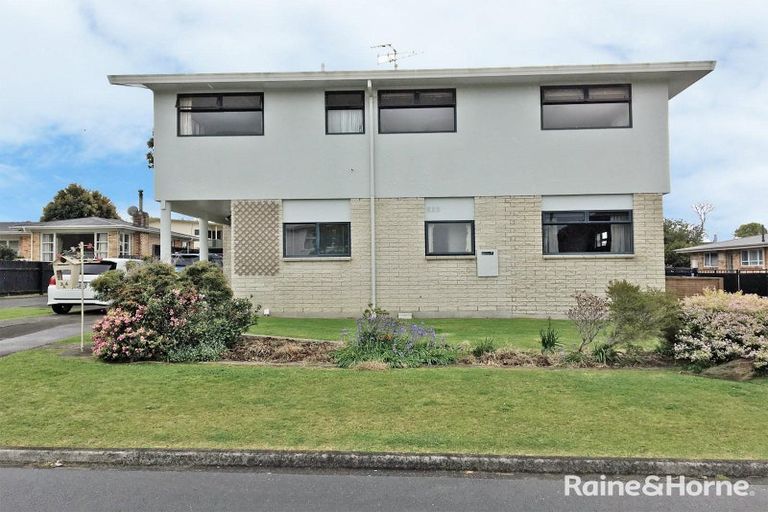 Photo of property in 34a Karaka Road, Otumoetai, Tauranga, 3110
