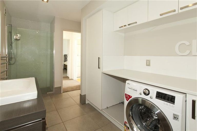 Photo of property in 78 Beach Road, Castor Bay, Auckland, 0620