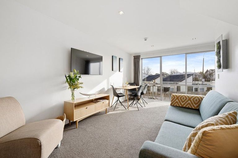 Photo of property in Merivale Manor Townhouse, 123a Papanui Road, Merivale, Christchurch, 8014