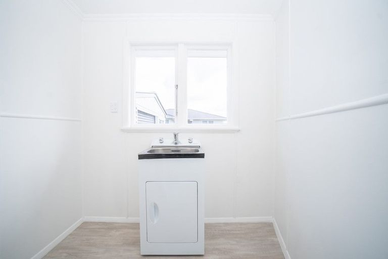 Photo of property in 6 Esk Street, Roslyn, Palmerston North, 4414