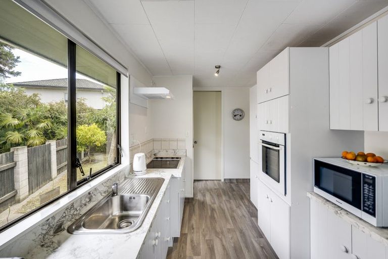 Photo of property in 1/11 Hetley Crescent, Taradale, Napier, 4112