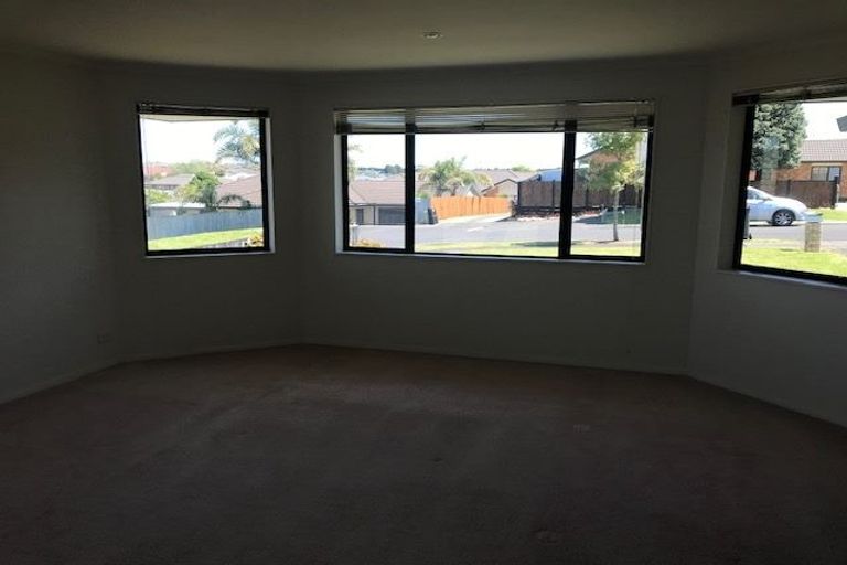 Photo of property in 24 Woodcroft Way, Pukekohe, 2120