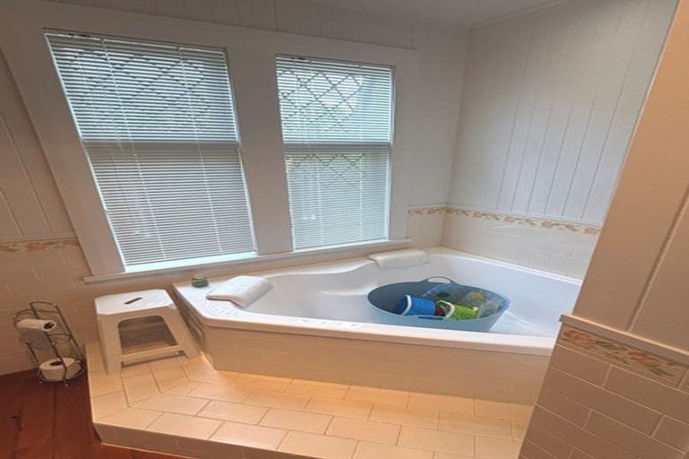 Photo of property in 100 St Andrews Road, Epsom, Auckland, 1023