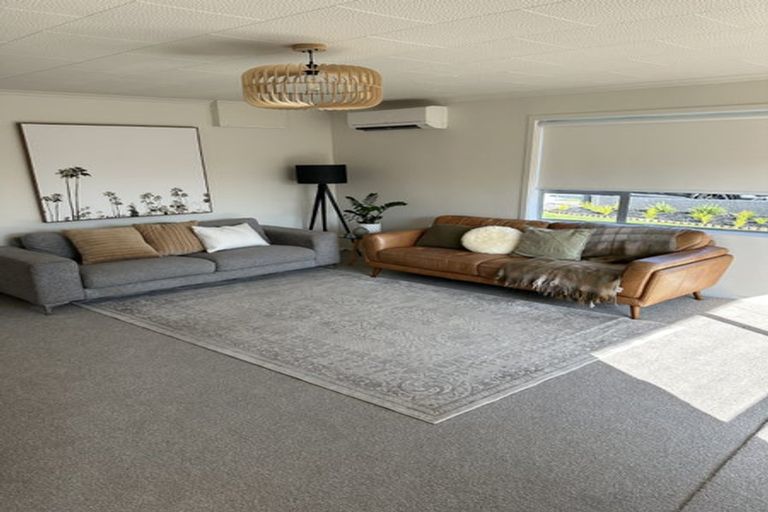 Photo of property in 5 Nikau Street, Inglewood, 4330