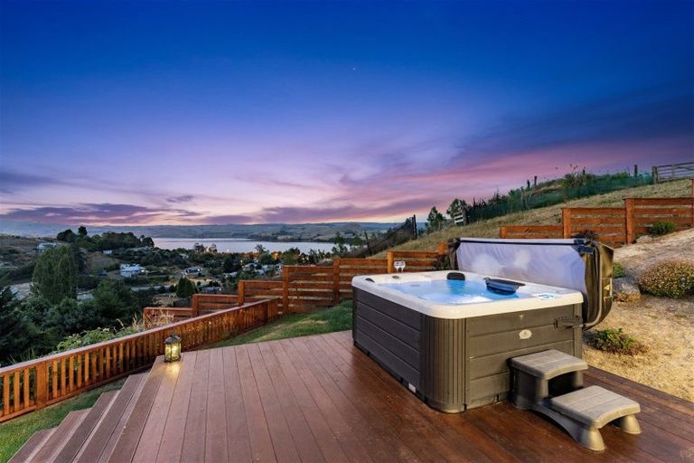 Photo of property in 17 Kingsgate Lane, Waihola, Milton, 9073