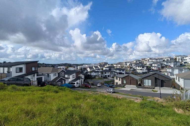 Photo of property in 5a Baumea Rise, Massey, Auckland, 0614