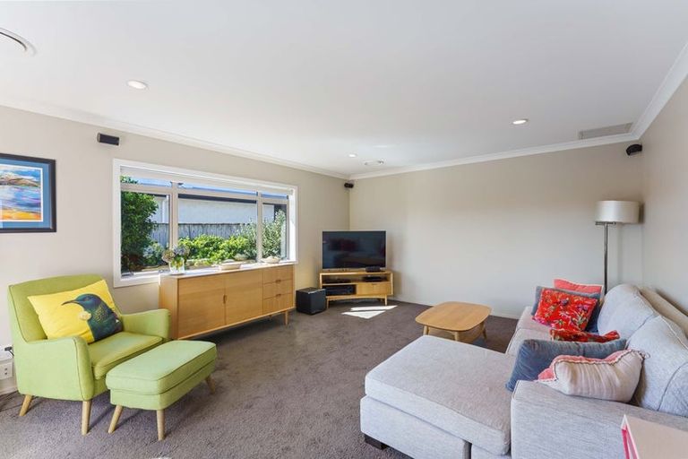 Photo of property in 12 Simpson Crescent, Raumati Beach, Paraparaumu, 5032