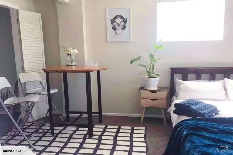 Photo of property in 7 Ellesmere Crescent, Pakuranga Heights, Auckland, 2010