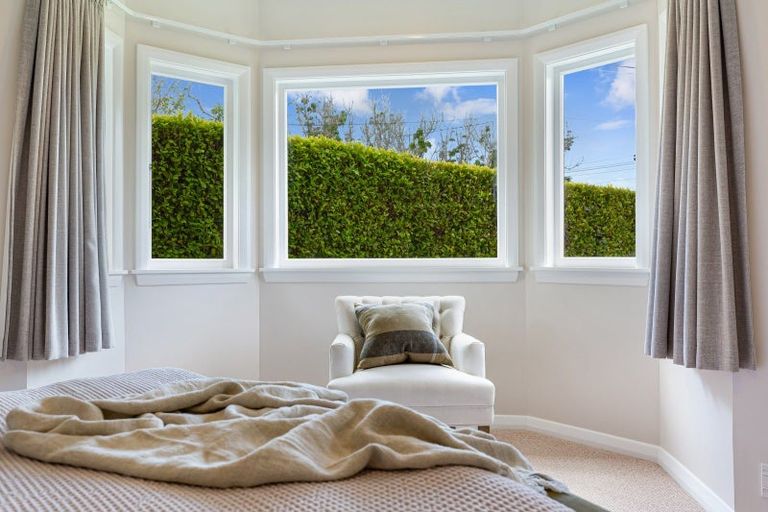 Photo of property in 1/27 Summer Street, Stanley Point, Auckland, 0624