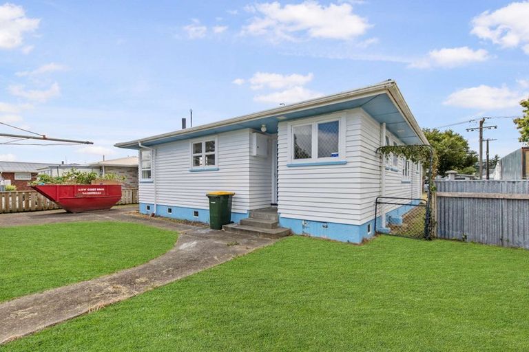 Photo of property in 14 Matai Street, Levin, 5510