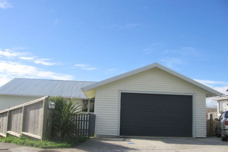 Photo of property in 11 Lancewood Grove, Ranui, Porirua, 5024