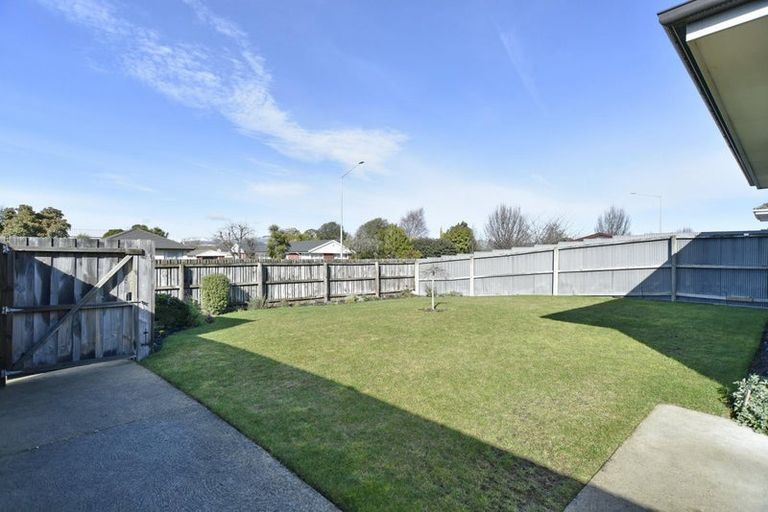 Photo of property in 241 Wainoni Road, Avondale, Christchurch, 8061