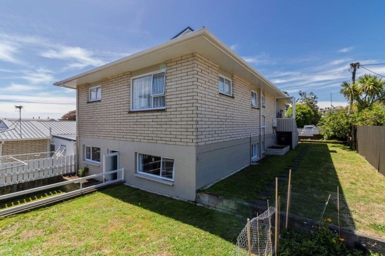 Photo of property in 21 Bulteel Street, New Plymouth, 4310