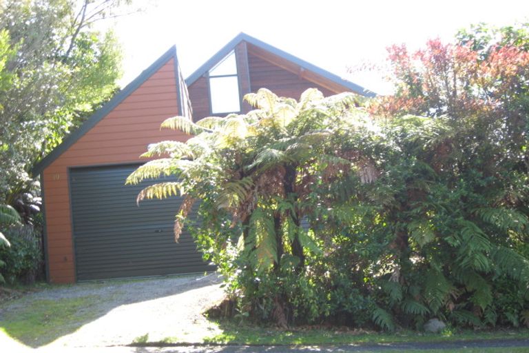 Photo of property in 19 Hauraki Terrace, Pukawa Bay, Turangi, 3381