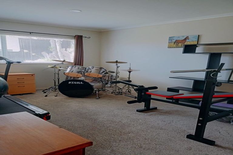 Photo of property in 11 Parkwood Crescent, Gulf Harbour, Whangaparaoa, 0930