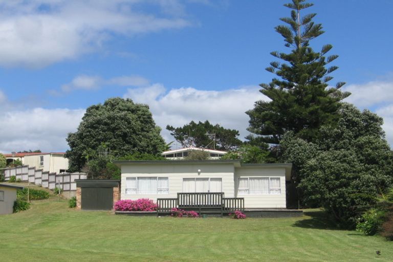 Photo of property in 70 Shaw Road, Waihi Beach, 3611