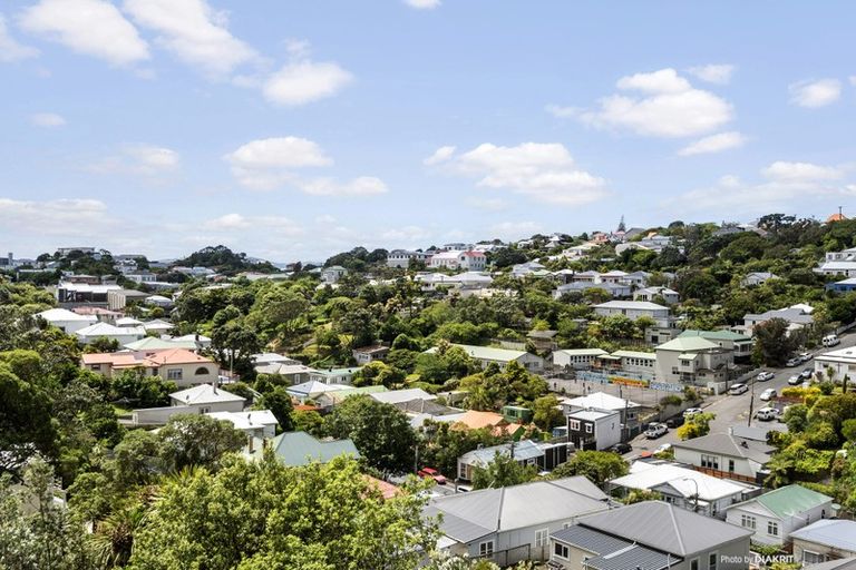 Photo of property in 13 Kopiko Way, Brooklyn, Wellington, 6021