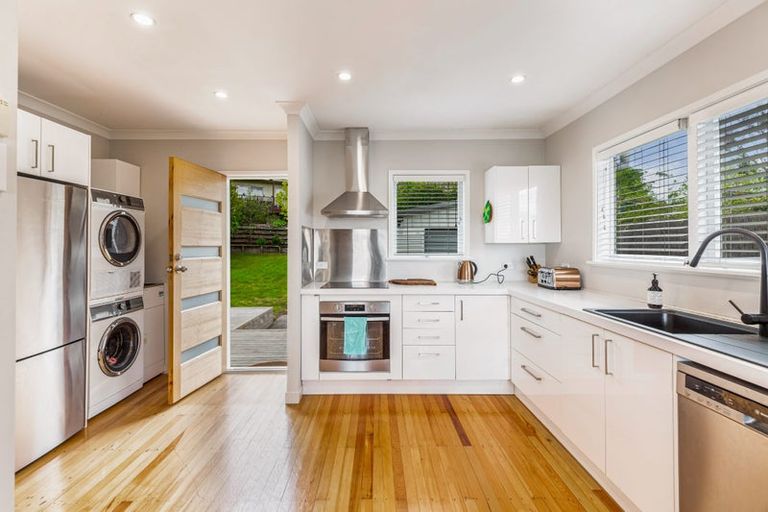 Photo of property in 4 Brunner Road, Glen Eden, Auckland, 0602