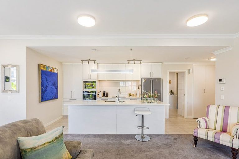 Photo of property in 96 Panorama Heights, Orewa, 0931