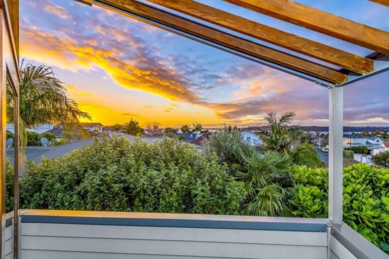 Photo of property in 11 Sunny Brae Crescent, Westmere, Auckland, 1022