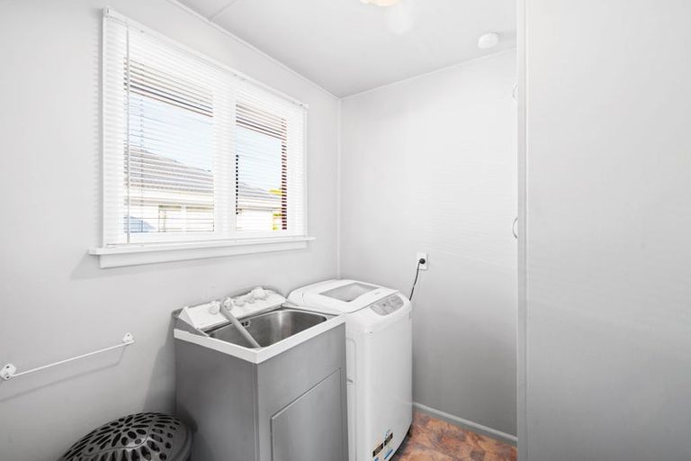 Photo of property in 1/310 Main North Road, Redwood, Christchurch, 8051