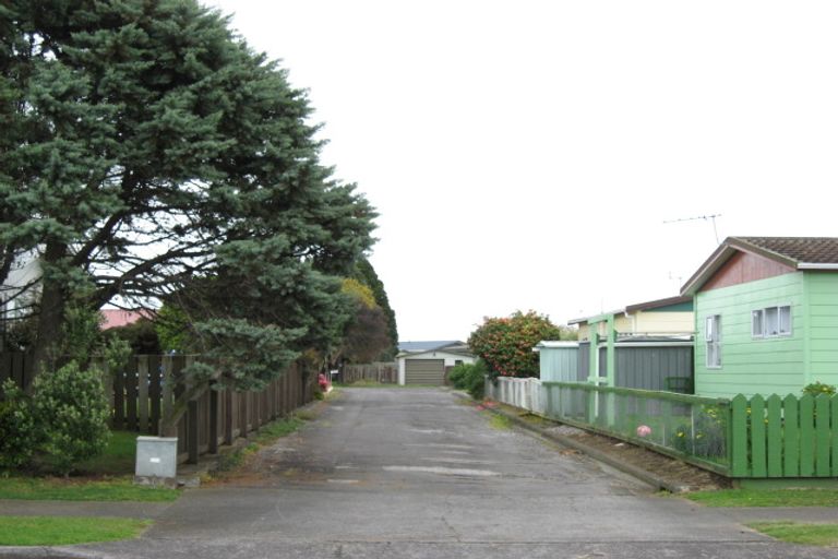 Photo of property in 16a Trimble Place, Bell Block, New Plymouth, 4312