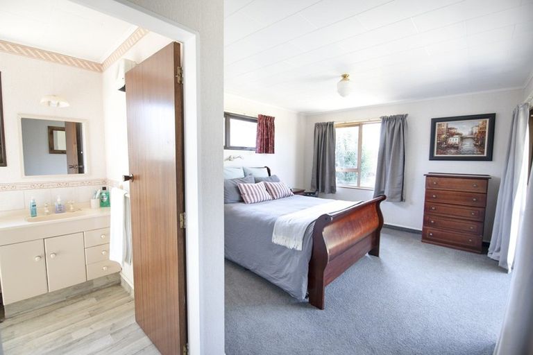 Photo of property in 24 Skerrett Crescent, Tamatea, Napier, 4112