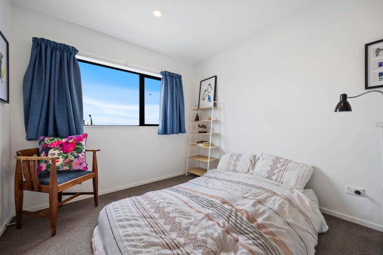 Photo of property in 3/6 South Pacific Place, Henderson, Auckland, 0612