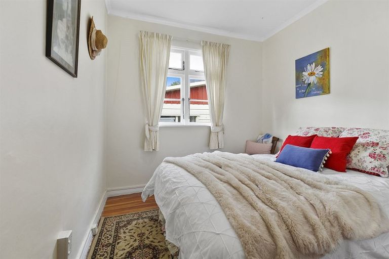 Photo of property in 108 Main Road, Tawa, Wellington, 5028