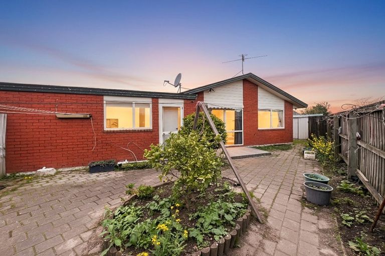 Photo of property in 2/479 Main South Road, Hornby, Christchurch, 8042