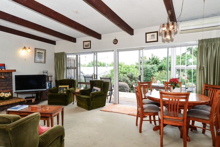 Photo of property in 100 Forest Lake Road, Forest Lake, Hamilton, 3200