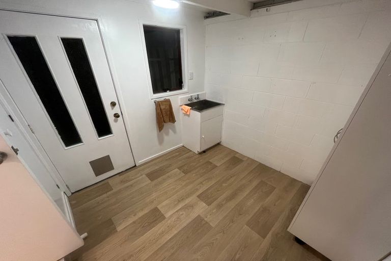 Photo of property in 2/19 Gulf Crest, Bucklands Beach, Auckland, 2012