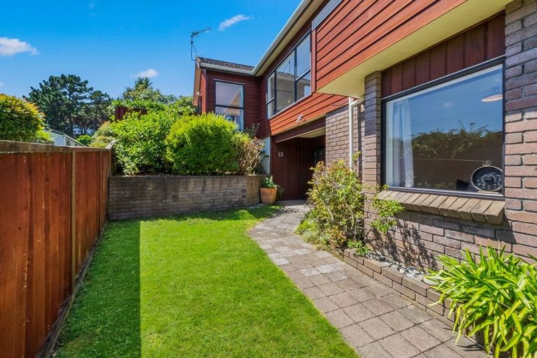 Photo of property in 13 Kinnel Grove, Papakowhai, Porirua, 5024
