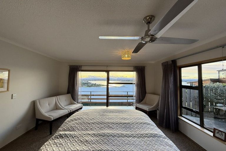 Photo of property in 1/56 Balmoral Lane, Redcliffs, Christchurch, 8081