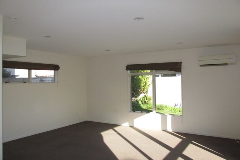 Photo of property in 37 Parade Court, Addington, Christchurch, 8024