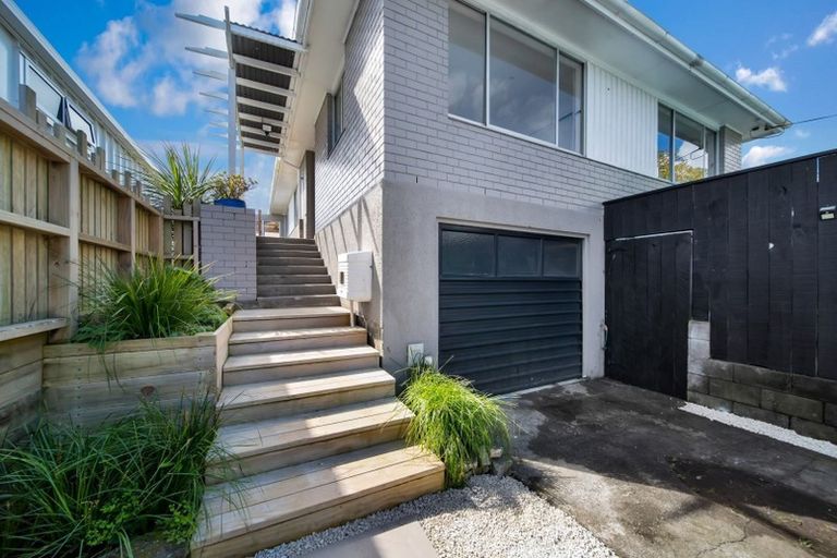 Photo of property in 27 Wairau Road, Oakura, 4314