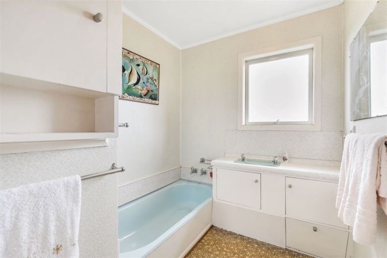 Photo of property in 39 Cliff Road, Torbay, Auckland, 0630