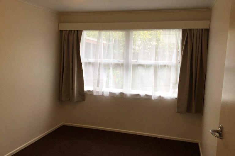 Photo of property in 2/25 Nutsey Avenue, Northcote, Auckland, 0627