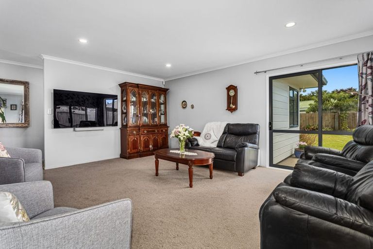Photo of property in 21 Edgewater Grove, Whakatane, 3120