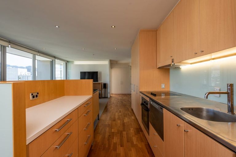 Photo of property in Sanctum Apartment, 10 Ebor Street, Te Aro, Wellington, 6011