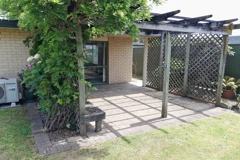 Photo of property in 9 Edgecombe Court, Roslyn, Palmerston North, 4414