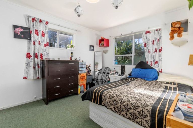 Photo of property in 115 Manuka Road, Bayview, Auckland, 0629