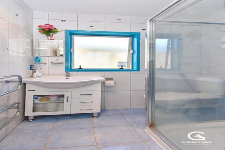 Photo of property in 2/94 Pah Road, Papatoetoe, Auckland, 2025