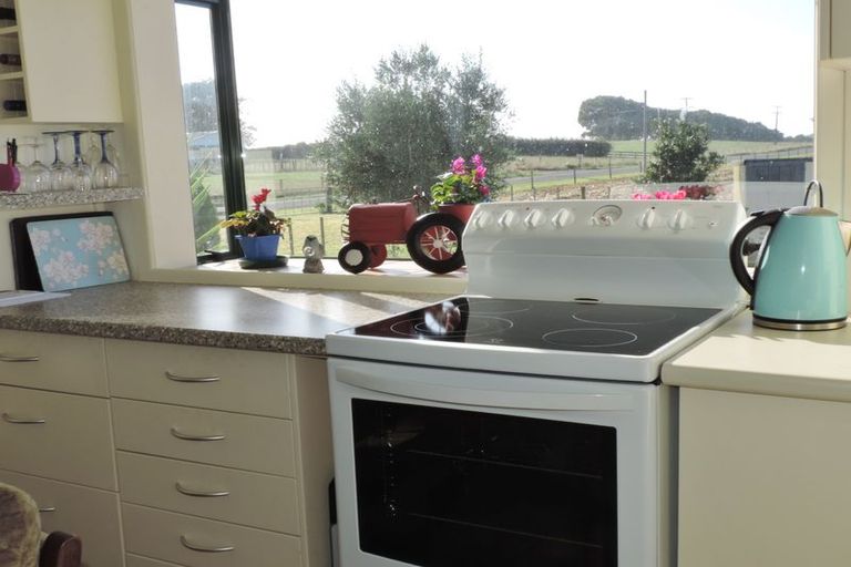 Photo of property in 135 Harper Road, Richmond Downs, Walton, 3475