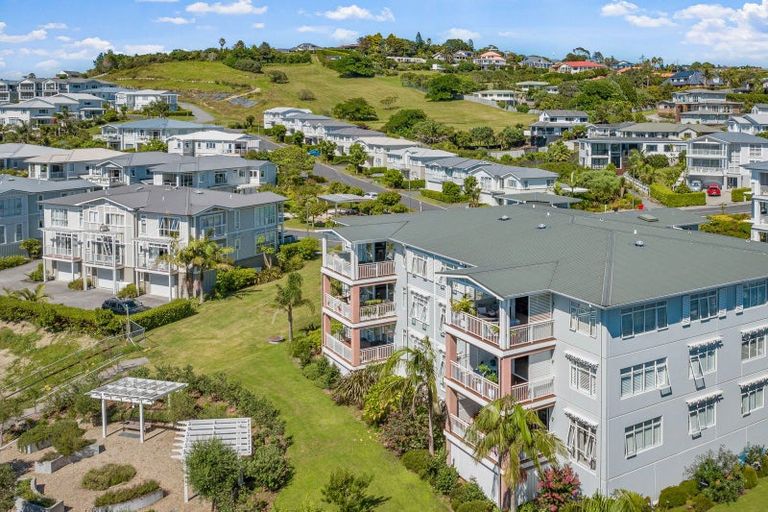 Photo of property in 78 Panorama Heights, Orewa, 0931