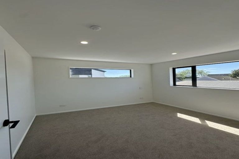 Photo of property in 2/31 Somerset Crescent, Spreydon, Christchurch, 8024