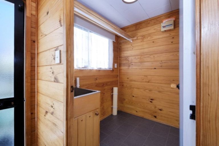 Photo of property in 2/22 Elizabeth Drive, West Harbour, Auckland, 0618