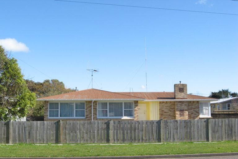 Photo of property in 24 Grey Street, Marton, 4710